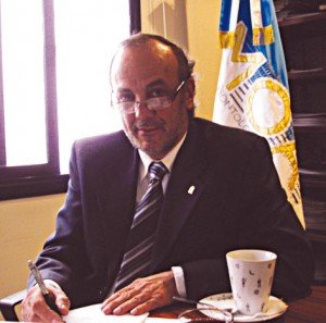 Odontólogo Dr. Carlos Roberto Chalukian
